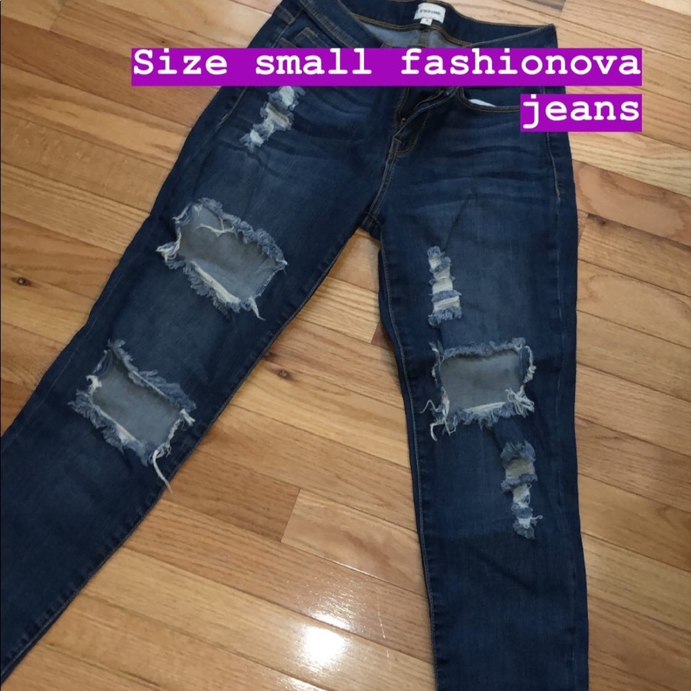 Ripped fashionova jeans